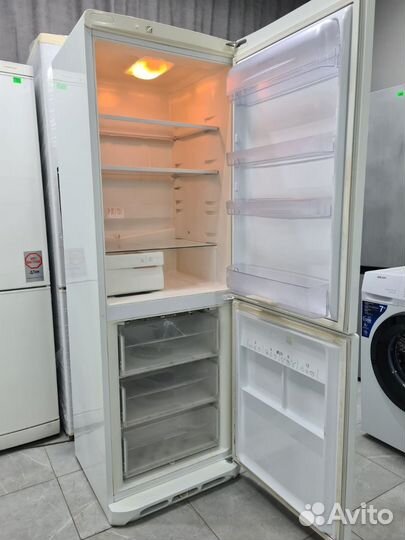 Холодильник Ariston MBA 3811