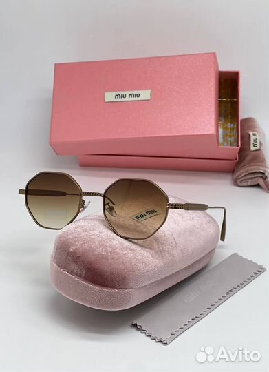 Солнцезащитные очки MIU MIU