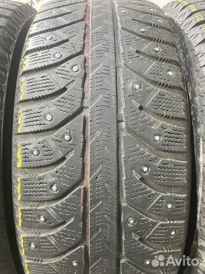 Bridgestone Ice Cruiser 7000 235/60 R17 M