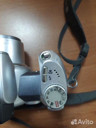 Цифровой фотоаппарат conica minolta Z 2