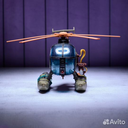 Игрушечная военная техника (вертолёт)