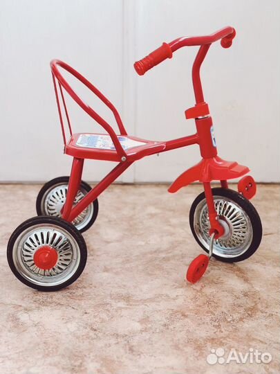 Трехколесный велосипед