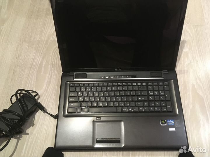 Ноутбук MSI