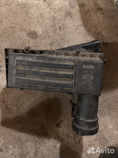 Корпус воздушного фильтра wv passat b6 1.8