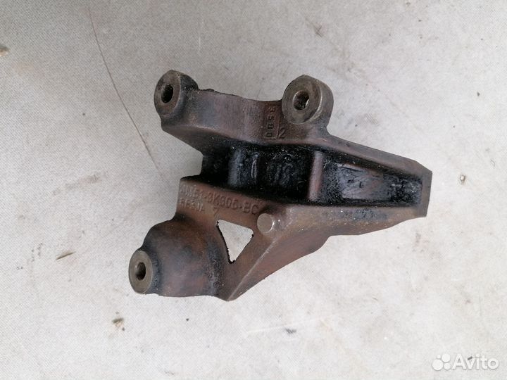 Кронштейн промежуточного вала для Ford Focus II