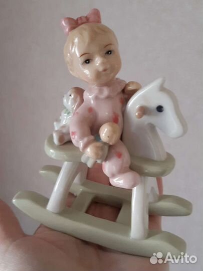 Фарфоровая статуэтка фирмы Navel, Pavone