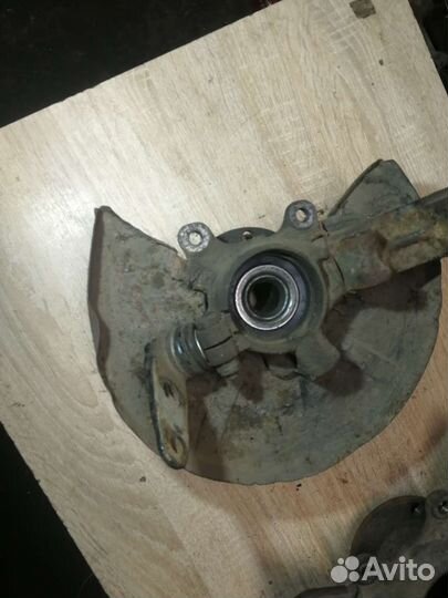 Поворотный кулак со ступицей audi 80 b3