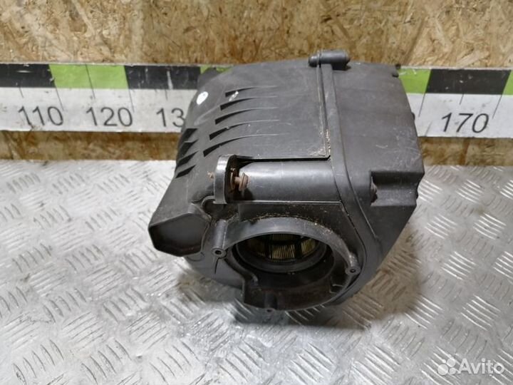 Корпус воздушного фильтра Volkswagen Passat b6 b6