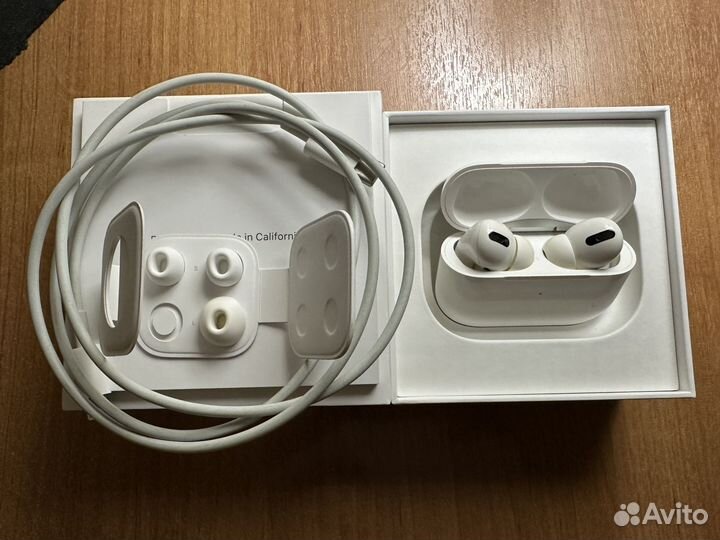 Наушники Apple AirPods Pro