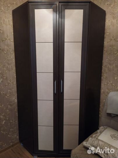 Шкаф угловой