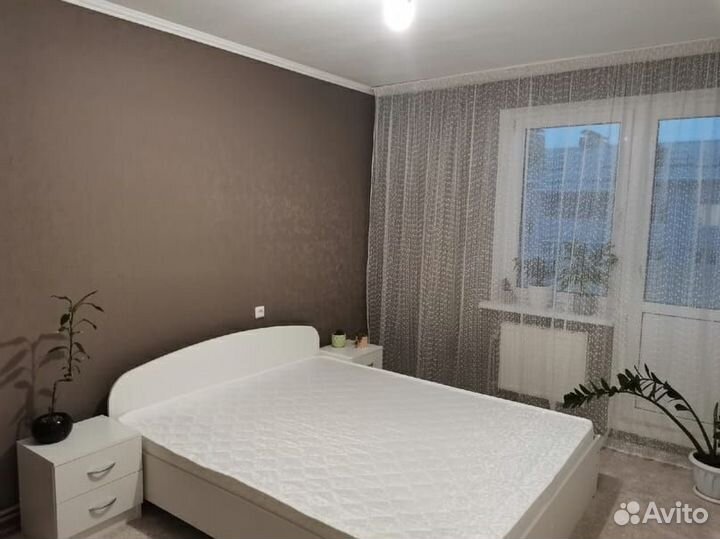 Кровать двуспальная с матрасом