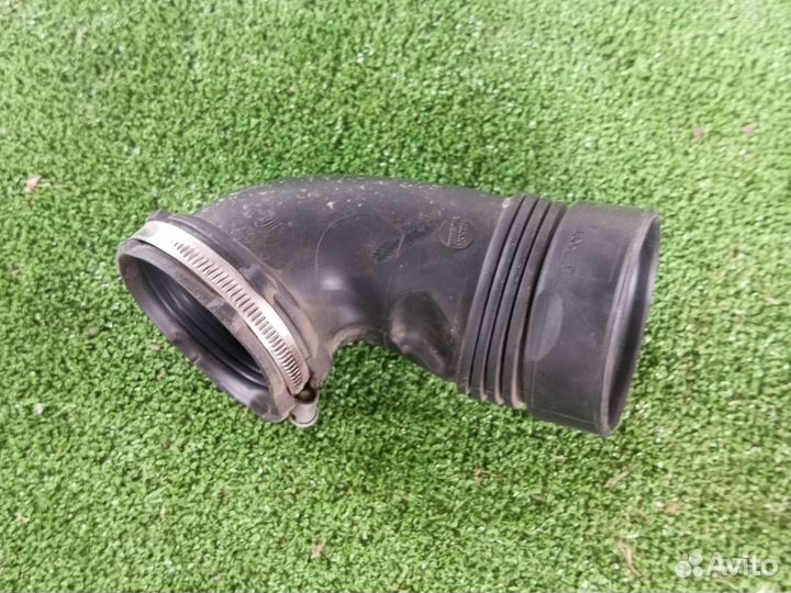Патрубок воздушного фильтра Peugeot 308 1.6 ep6