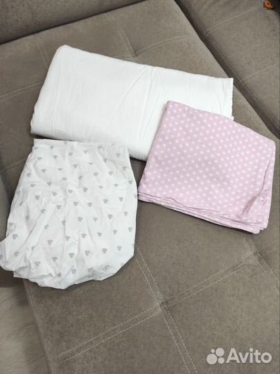 Детская кроватка с маятником