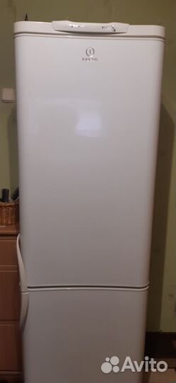 Холодильник бу Indesit