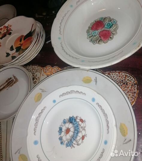Тарелки, блюдце