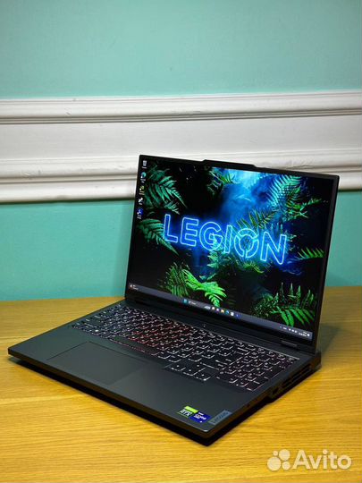 Lenovo Legion Pro/ RTX 4070/ Intel i9/ 240hz