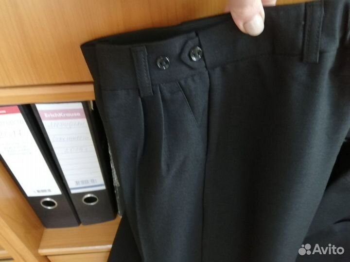 Костюм школьный пиджак + брюки рост 146 (новый)