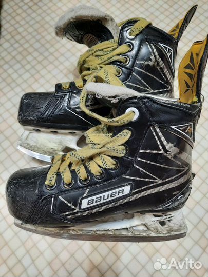 Коньки хоккейные