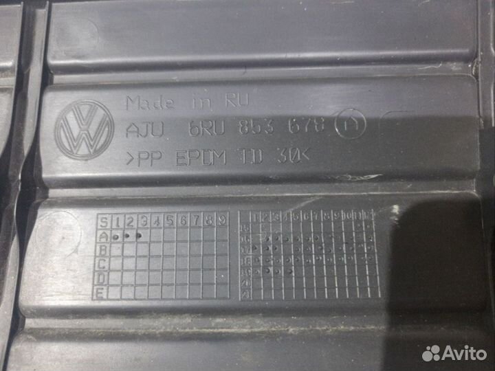 Накладка на решетку радиатора для VW Polo Sedan