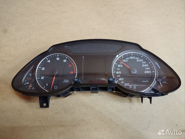 Панель приборов Audi Q5 8R