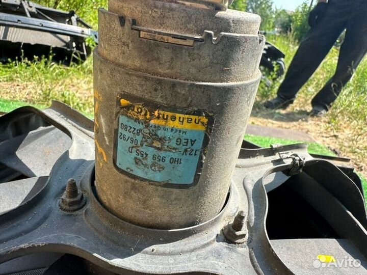 Вентилятор радиатора Volkswagen Golf 1.9 1999