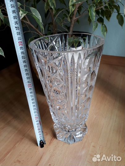 Вазы хрустальные, высота 30 см