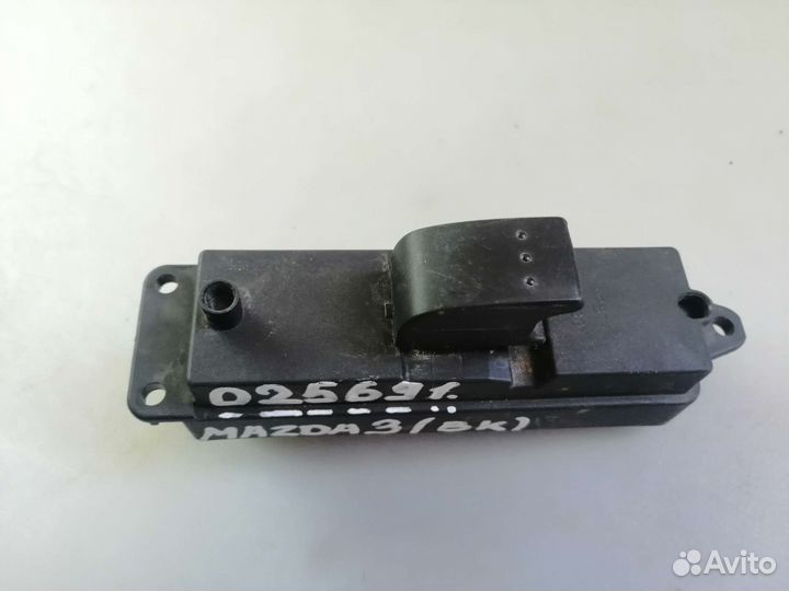 Кнопка стеклоподъемника Mazda 3 BK