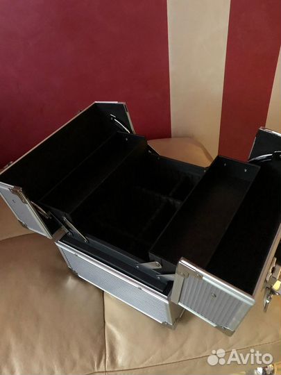 Чемодан для визажиста