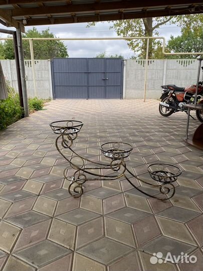 Подставка кованная для цветов