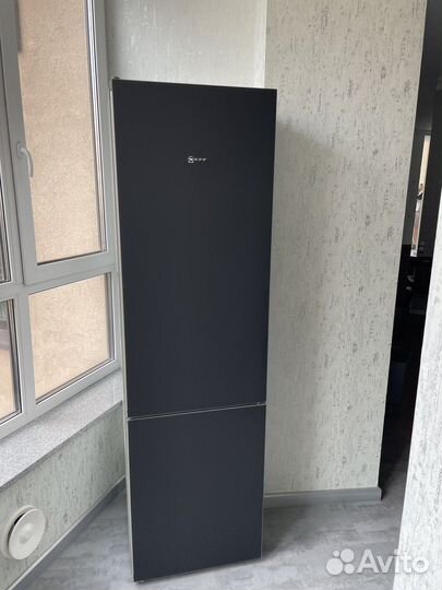 Холодильник Neff