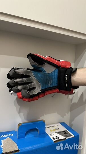 Перчатки хоккейные True xc9