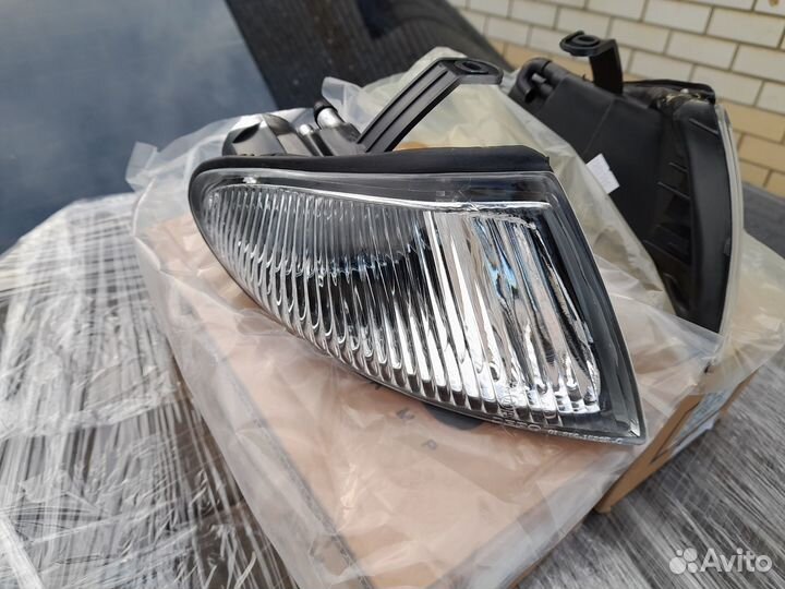 Mazda 323 Astina (93-95) Указатели поворота Новые