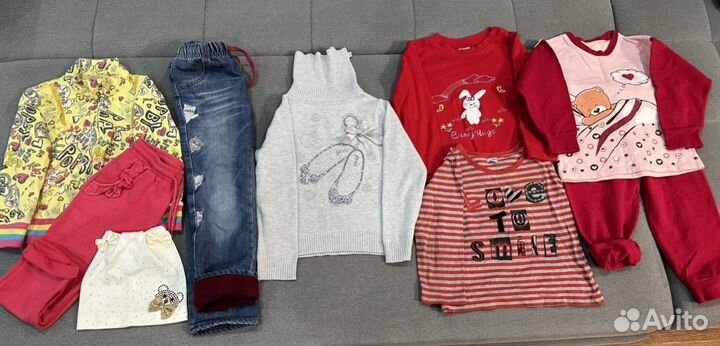 Много одежды для девочек