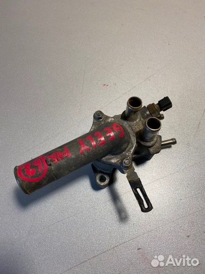 Корпус термостата Geely Mk MR479QA 2012