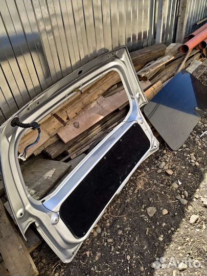 Продаю дверь багажника