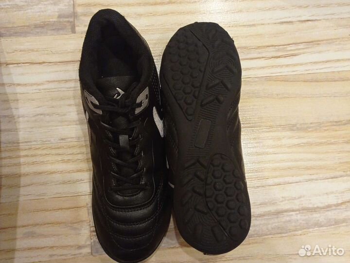 Футбольные бутсы