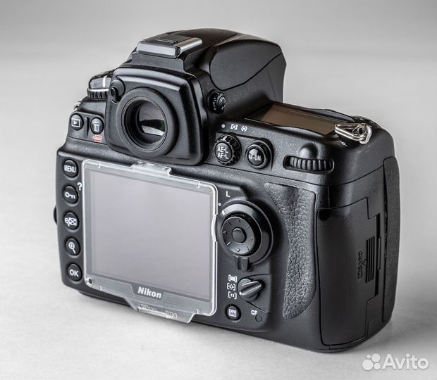 Зеркальный полнокадровый фотоаппарат Nikon D700