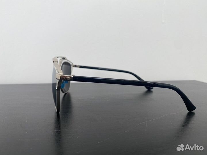 Солнцезащитные очки брендовые