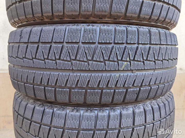 Bridgestone Blizzak Revo GZ 215/55 R17 96H