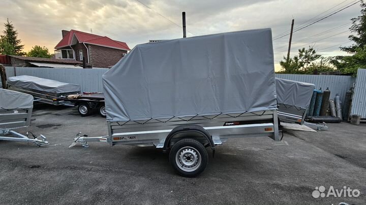 Прицеп 2.6 на 1.35 высоким тентом, подрамником
