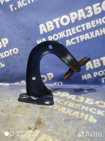 Петля капота Ваз Жигули 2106 седан 2106 1993