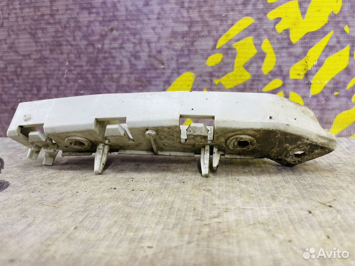 Кронштейн переднего бампера правый Focus Фокус 3