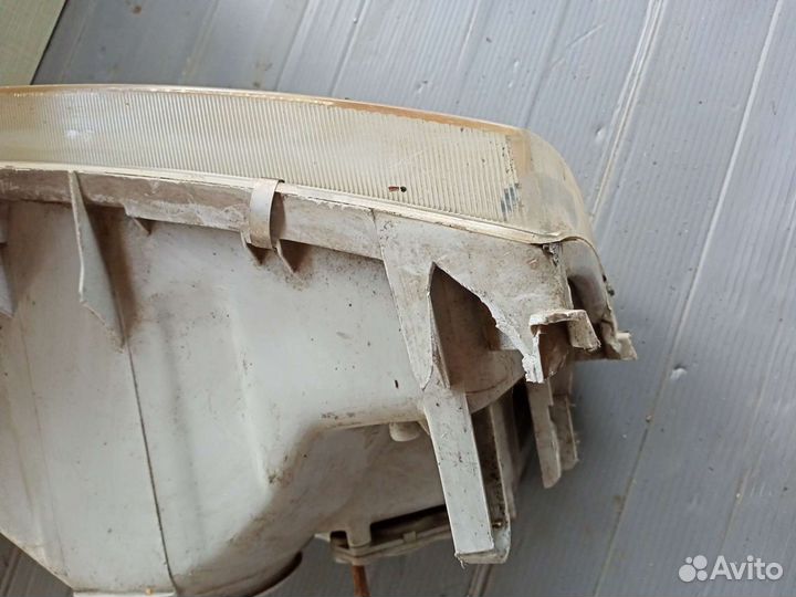 Продаю фары Тойота Таун Эйс 1991