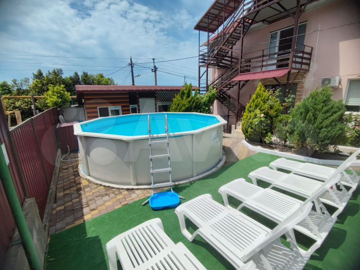 Дом 700 м² на участке 9 сот.