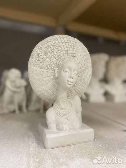 Статуэтка африканка