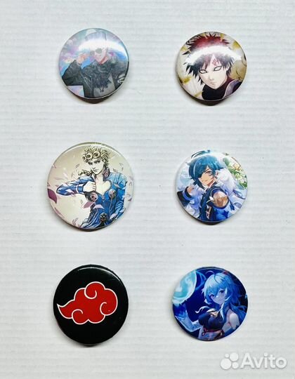 Аниме значки и карточки (продаю все вместе)