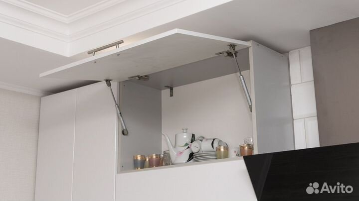 Гарнитур для кухни из фурнитуры Hettich