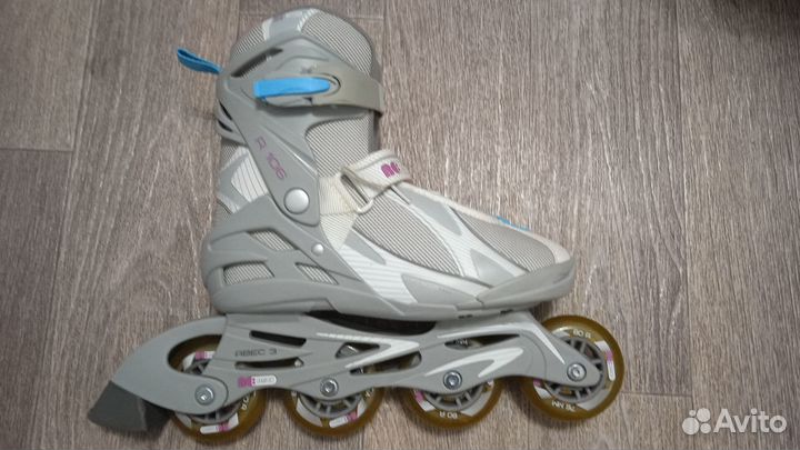 Продаю женские роликовые коньки Reaction R106