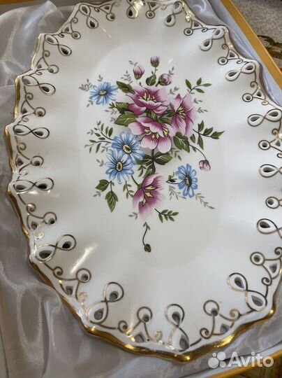 Сервировочное фарфоровое блюдо