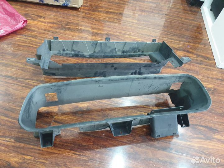 Воздухозаборник дефлектор радиатора Volvo S40 II